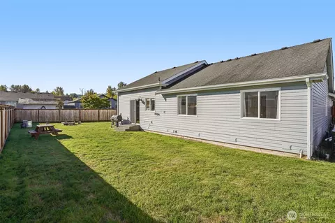 Exterior - 502 Belfair Ct SW, Orting, WA 98360 photo 4 of 7