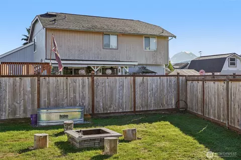 Exterior - 502 Belfair Ct SW, Orting, WA 98360 photo 5 of 7