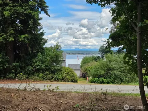 73 A Saratoga Dr, Hat Island, WA 98206