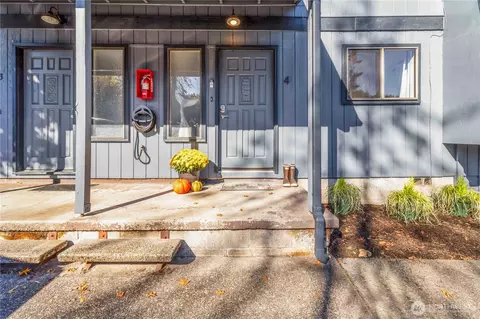 105 James St #4, Longview, WA 98632