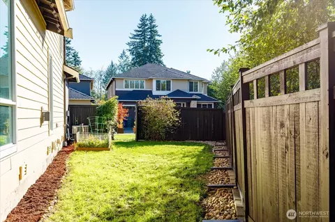 Exterior - 3701 170th Pl SE, Bothell, WA 98012 photo 9 of 10