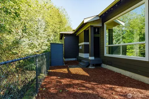 Exterior - 3701 170th Pl SE, Bothell, WA 98012 photo 8 of 10