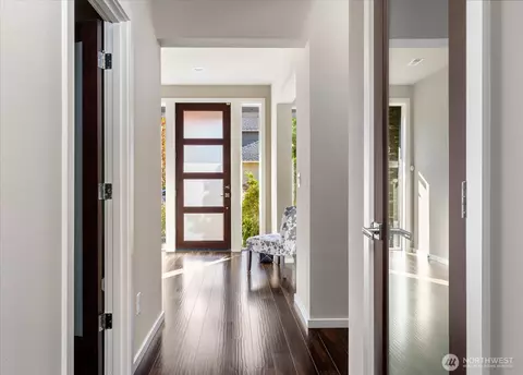 Entry Way - 3701 170th Pl SE, Bothell, WA 98012 photo 2 of 4