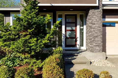 Entry Way - 3701 170th Pl SE, Bothell, WA 98012 photo 1 of 4