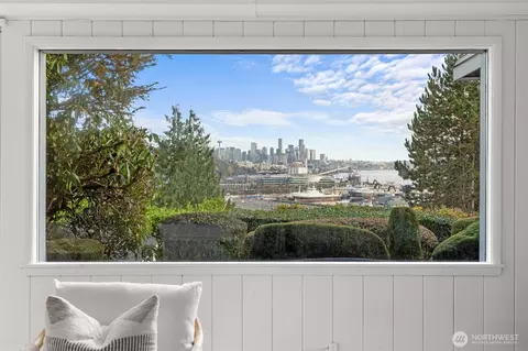 1820 Magnolia Way W, Seattle, WA 98199