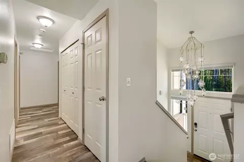 Entry Way - 1403 Baker Ave, Everett, WA 98201 photo 2 of 2