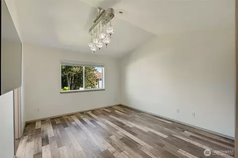 Living - 1403 Baker Ave, Everett, WA 98201 photo 5 of 8