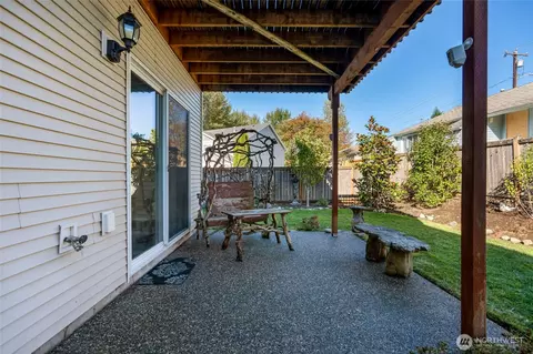 Exterior - 1403 Baker Ave, Everett, WA 98201 photo 5 of 10