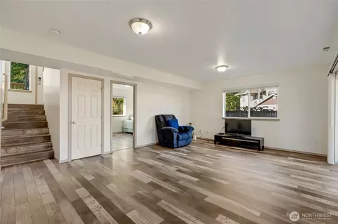 Living - 1403 Baker Ave, Everett, WA 98201 photo 8 of 8