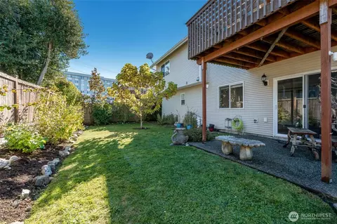 Exterior - 1403 Baker Ave, Everett, WA 98201 photo 6 of 10