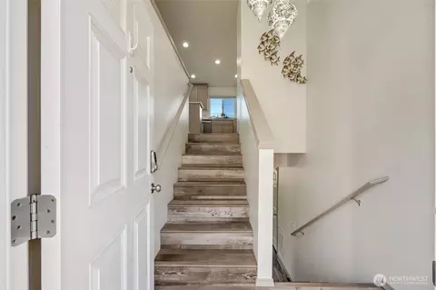 Entry Way - 1403 Baker Ave, Everett, WA 98201 photo 1 of 2