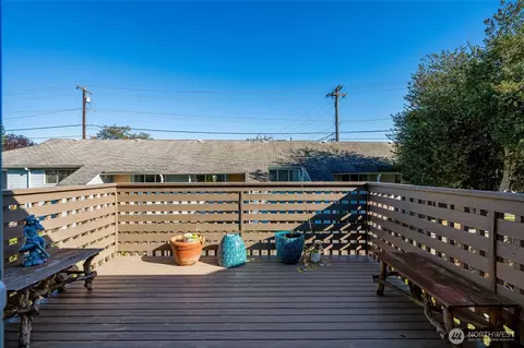 Exterior - 1403 Baker Ave, Everett, WA 98201 photo 9 of 10
