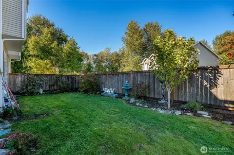 Exterior - 1403 Baker Ave, Everett, WA 98201 photo 7 of 10
