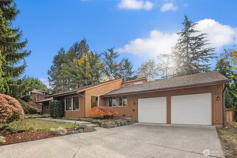 821 S 31st St, Renton, WA 98055