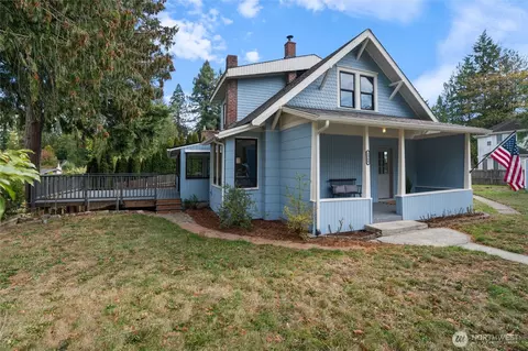 1340 Shorewood Dr, Bremerton, WA 98312