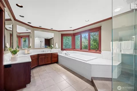 Bath - 9925 NE 197th St, Bothell, WA 98011 photo 2 of 4