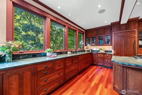 Kitchen - 9925 NE 197th St, Bothell, WA 98011 photo 2 of 4