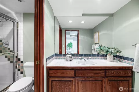 Bath - 9925 NE 197th St, Bothell, WA 98011 photo 4 of 4