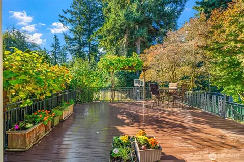 Exterior - 9925 NE 197th St, Bothell, WA 98011 photo 3 of 7