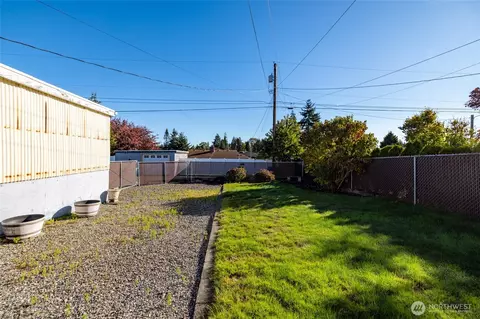 Exterior - 4911 Delaware Ave, Everett, WA 98203 photo 5 of 10