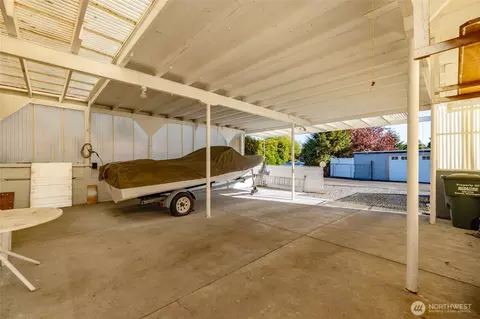 Exterior - 4911 Delaware Ave, Everett, WA 98203 photo 7 of 10