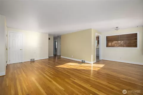 Living - 4911 Delaware Ave, Everett, WA 98203 photo 4 of 4