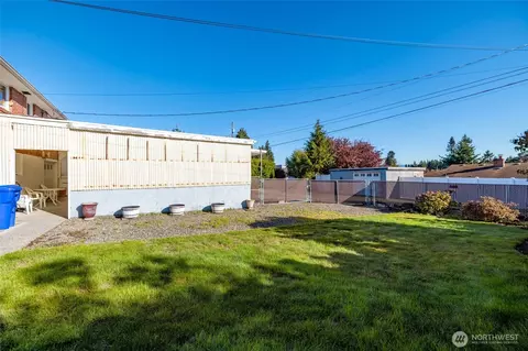 Exterior - 4911 Delaware Ave, Everett, WA 98203 photo 6 of 10