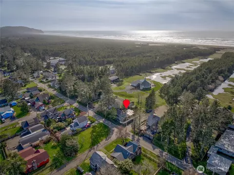 4615 K Pl, Seaview, WA 98644 photo 4