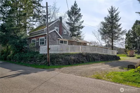 4615 K Pl, Seaview, WA 98644