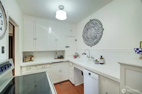 Kitchen - 323 16th Ave E #301, Seattle, WA 98112 photo 2 of 4