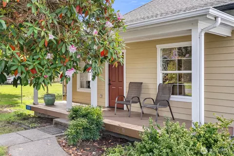 8280 Maple Ave, Lyman, WA 98263