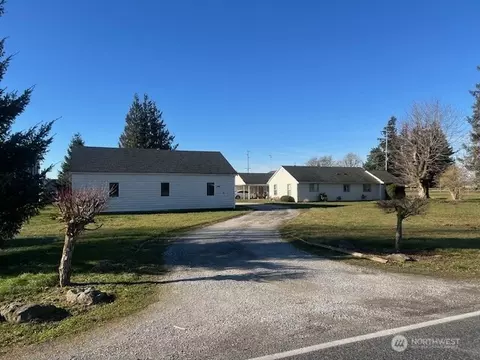8885 Line Rd, Lynden, WA 98264