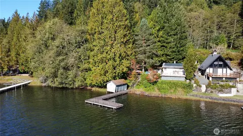 32779 S Shore Dr, Mount Vernon, WA 98274