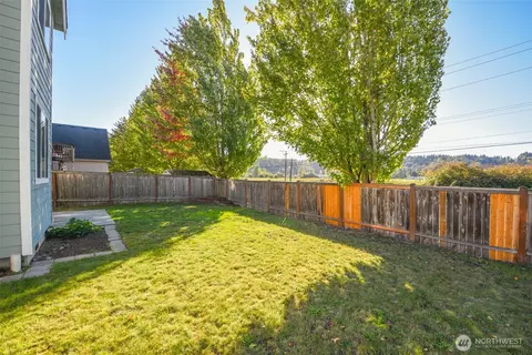 Exterior - 1005 Eagle Ave SW, Orting, WA 98360 photo 3 of 8
