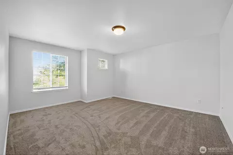 Bedroom - 1005 Eagle Ave SW, Orting, WA 98360 photo 4 of 7