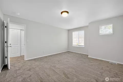 Bedroom - 1005 Eagle Ave SW, Orting, WA 98360 photo 5 of 7