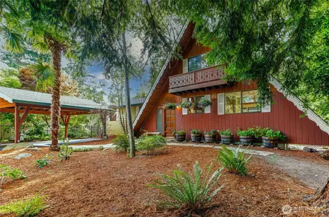 18961 Marine View Cir SW, Normandy Park, WA 98166