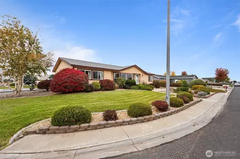 877 J St SE, Ephrata, WA 98823