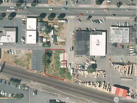 110 7th St SE, Puyallup, WA 98372