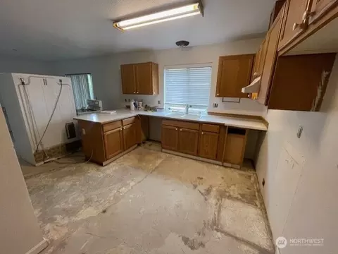 Kitchen - 317 Icey St SW, Orting, WA 98360 photo 1 of 2