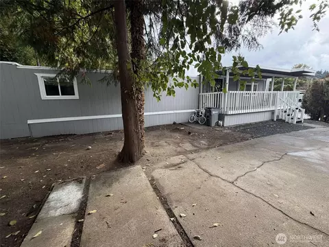 11510 E Riverside Dr #48, Bothell, WA 98011 photo 2