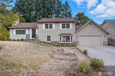 9360 SW Meadow Ln, Portland, OR 97225