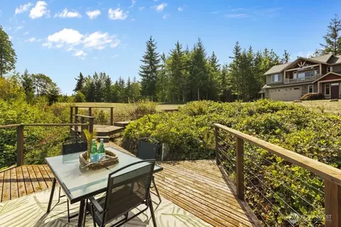 Exterior - 25323 182nd St E, Orting, WA 98360 photo 5 of 12