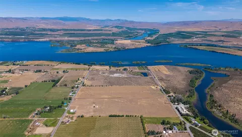 3 Solitude Ln, Brewster, WA 98812