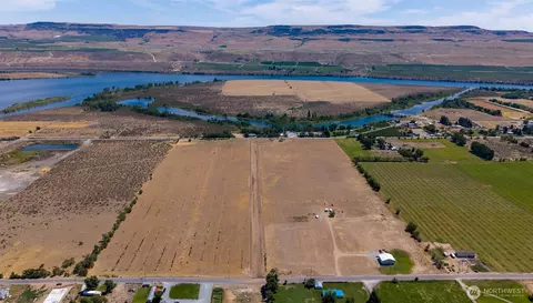 6 Solitude Ln, Brewster, WA 98812