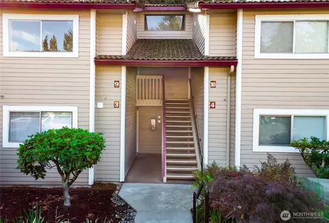 17516 149th Ave SE #G9, Renton, WA 98058