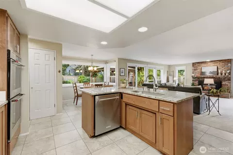 Kitchen - 14131 21st Dr SE, Mill Creek, WA 98012 photo 2 of 2