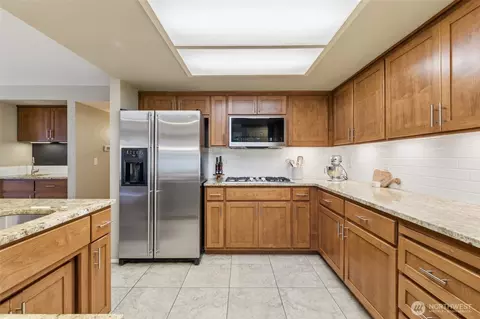 Kitchen - 14131 21st Dr SE, Mill Creek, WA 98012 photo 1 of 2