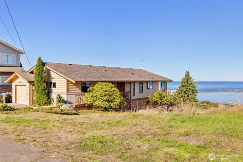 1426 W 4th St, Port Angeles, WA 98363