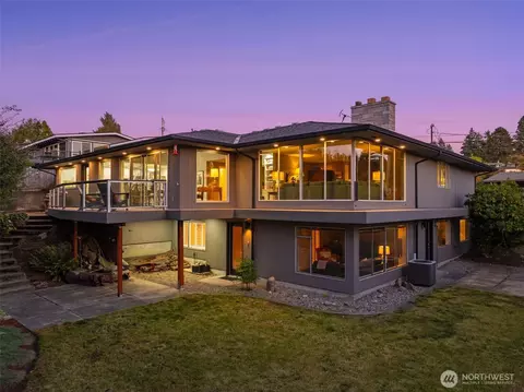 398 SW 176th Pl, Normandy Park, WA 98166